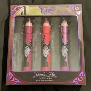 Disney villains vixen's kiss